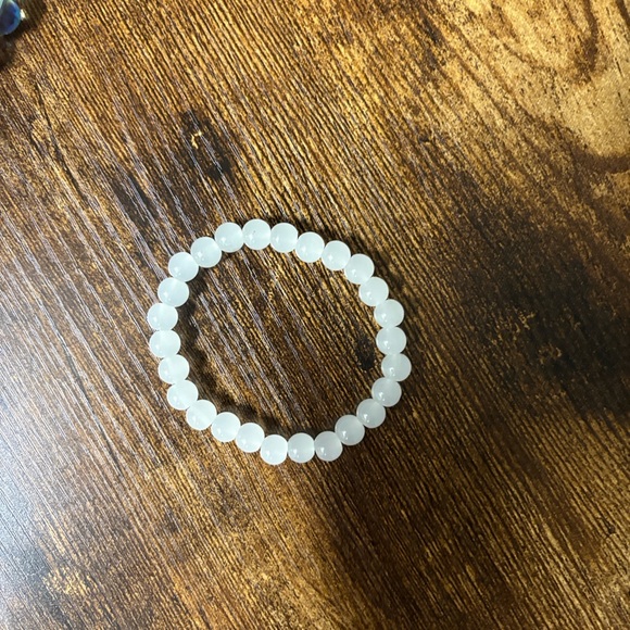 Handmade Chic Blue and White Beaded Energy balanced Bracelet Set. Free item incl - Picture 3 of 7